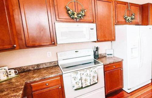 Falcon Retreat! Pet Friendly King Beds - Foto 6