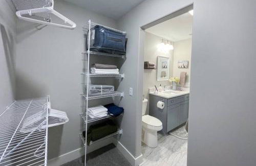 Main Floor Cozy 2 Bedroom Condo in Bettendorf - Photo 11