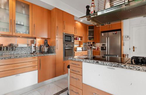 Infinity pool mansion by Costarentals - Ref 85 - Photo 31