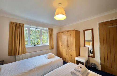 4 Bed Retreat with Balcony & Estuary views - Photo 38