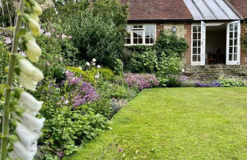 Library Cottage by inspirestays-com - Foto 24