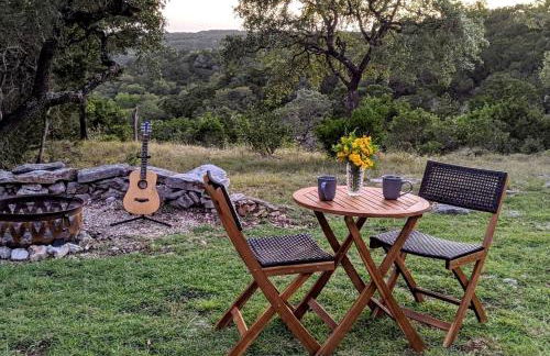 Tiny House with Amazing Views and Private Hiking Trails in Hill Country, Texas - Foto 4