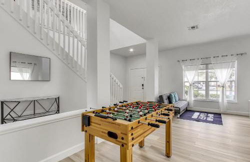 Stunning 5 bedroom pool home in gated community minutes from Disney - Foto 30