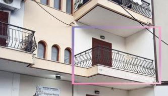 Intimate Olympus House - Photo 2