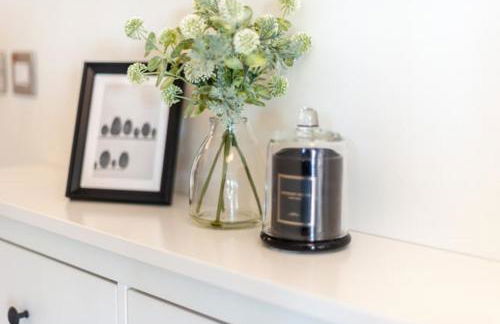 Stylish Skyline Apartment - 2 Bed, 2 Bath, Gym, Concierge in City Centre - Foto 31