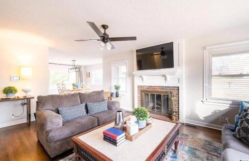 Southern Charm l 5BR l Sleeps 14 l A Location - Foto 17