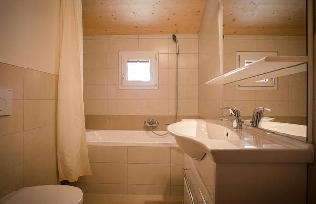 Spacious Chalet With hot tub - Foto 12