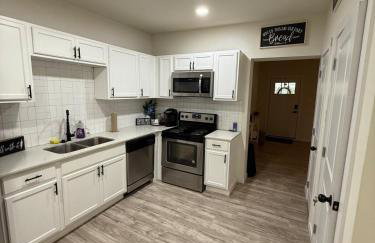 Spacious 3 bedroom 2 bath home in Downtown - Foto 10