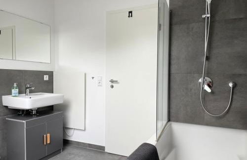 Moderne Unterkunft mit 5 Betten in Pfaffenhofen-Baden-Württemberg - Foto 8