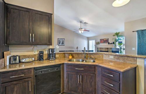 Sleek Vegas Home with Private Pool, Game Room! - Foto 10