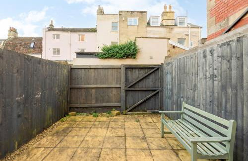 Delightful retreat in Larkhall with free parking - Pass the Keys - Photo 20