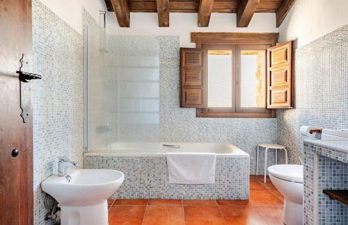 Casa Rural Enorme con BBQ & Horno Leña ideal para Familias - Foto 60