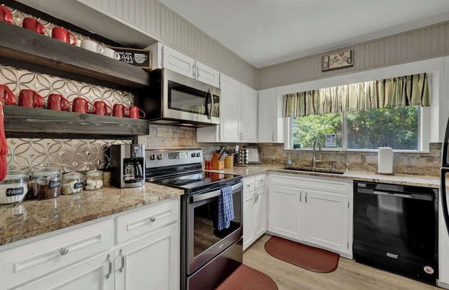 Gettin' Guada Loopy With Hot Tub & Riverfront - Foto 14