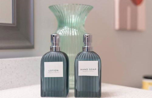 Cozy Warm Oasis-Heated Pool-Perfect location-Spring TRN - Foto 21