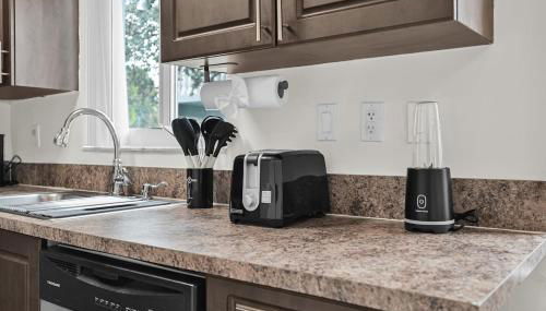 Chic Boca Raton Apartment Pool WiFi Parking - Photo 4