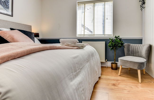 Beautiful 4 Bed House, 3 Minutes to Sea, Sleeps 8 - Foto 11