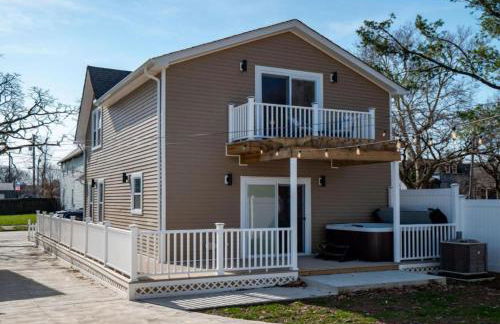 Hot Tub N64 Mins to Downtown Sleeps 8 - Foto 39