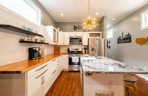 Charming Fountain Square Home 2 Bedroom BBQ Family Friendly - Foto 7