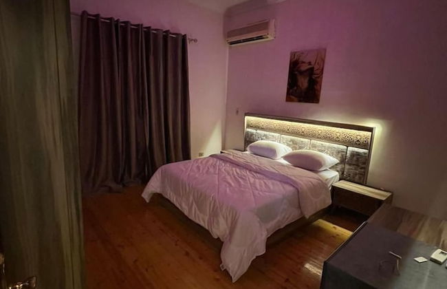 Villa With Garden In Beverly Hills - Photo 3