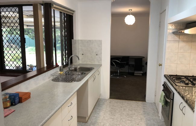 Riverton Lodge - Walk to Shopping Centre - Foto 14