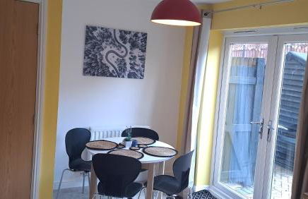 Tropical Sun Homes - Beautiful spacious 3 bed home in a serene environment with free parking for 2 cars - Foto 34