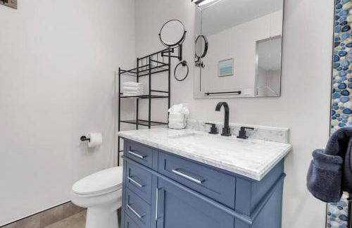 Ultimate Oceanside Retreat | Tower 9 Across from the Beach - Foto 32