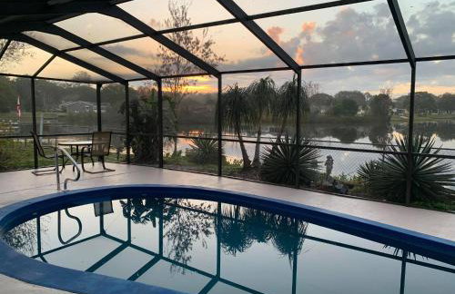 Private Tropical Waterfront Sanctuary w pool, hot tub & an island! Pet Friendly - Foto 55