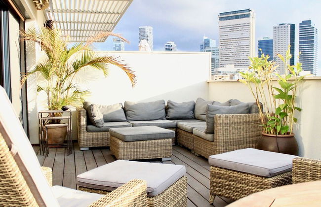 Stunning Duplex Near the Sea - Photo 26