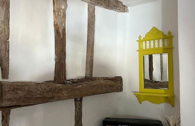 2 Bed Grade 2 - Dates Back to 1500's - Foto 18