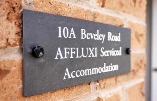 Central Telford Home - Sleeps 8 - Private Parking - Photo 28