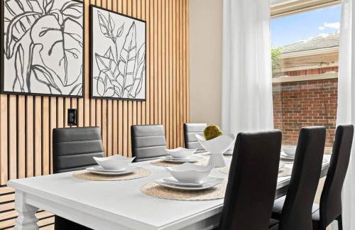 New! Cozy Mid Century Modern Oasis 3bd Home - Foto 1