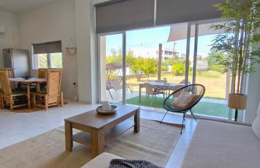 Spacious Beach House Theologos - Photo 11