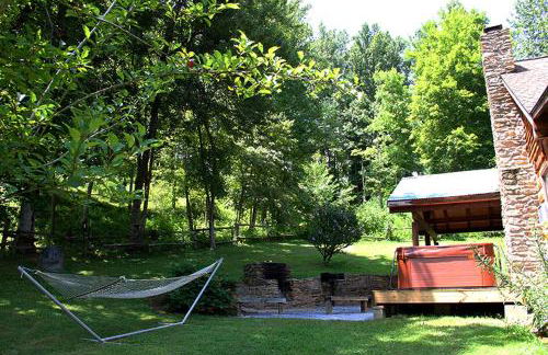 Rustic Log Cabin Rental with a Hot Tub near Asheville, North Carolina - Foto 22