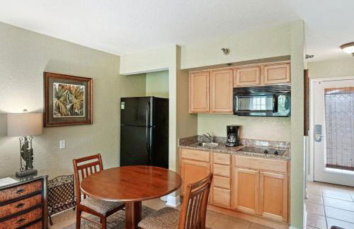 Beso Del Sol Beauty Studio Oasis in Dunedin 409 - Foto 10