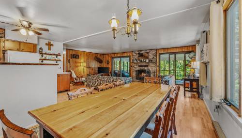 Chesnutt Cabin - Riverfront, Fire Pit, Game Room, Wifi, Screen Porch, View, King Bed - Foto 5