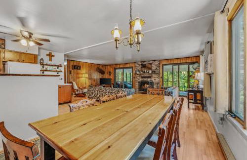 Chesnutt Cabin - Riverfront, Fire Pit, Game Room, Wifi, Screen Porch, View, King Bed - Foto 6