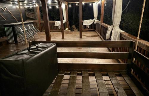 Quiet Ellijay Cabin 2 Master Ensuites, Stunning Views, Hot Tub, Dogs Welcome - Foto 47