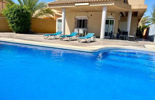 CHALET CON PISCINA A 100m DE LA PLAYA LA MANGA - Foto 1