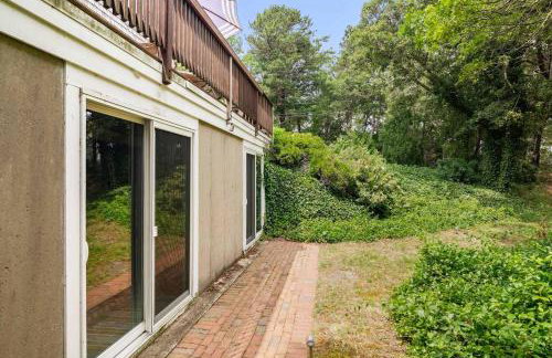 Great location with Water Views - Foto 25