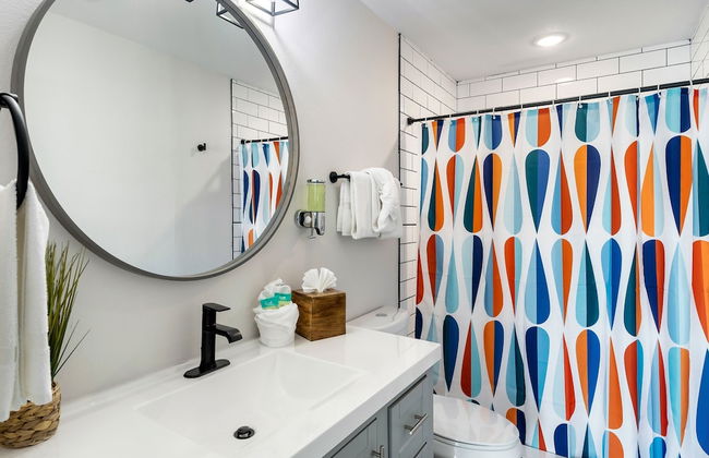 Luxury Lakehouse - Photo 39