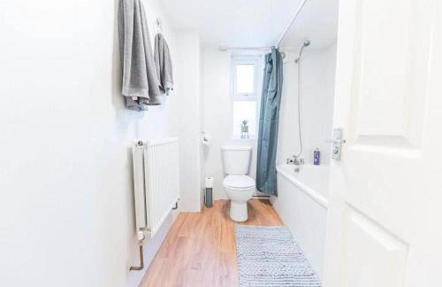 Cozy & Modern Accommodation in Barrow-in-Furness - Photo 24
