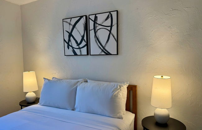 Fully-furnished Studio With Rustic Design 36B - Photo 10