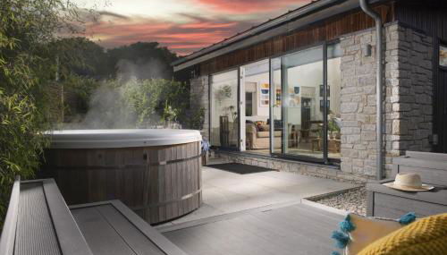 6 The Dunes At Upton Towans - Short walk to the beach - Hot Tub - Free Wi-Fi - Foto 1