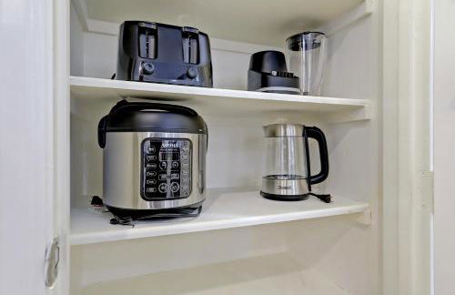 Luxury Home Minutes to Downtown Close to Everything Nice - Foto 14