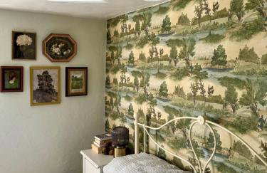 Charming Escape - Dog-Friendly Writer's Stone Cottage in the Stroud Valleys - Photo 28