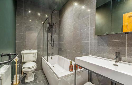 Stylish City Apartment Sleeps 6 - Foto 6
