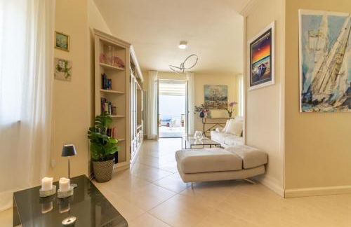 Penthouse Paradiso with Private Pool - Photo 25