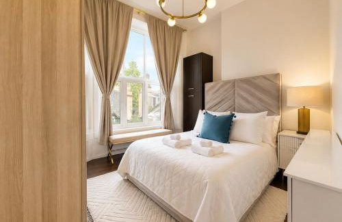 Stunning Hyde Park Home with Private Balcony & Lift Elevator Access - Foto 23
