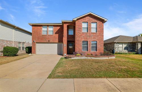 Retreat close to Lewisville Lake with pool, pet ok - Photo 4