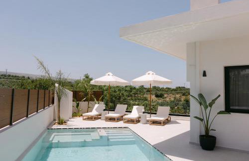 Emerald Harmony Villa with Private Pool & Jacuzzi - Photo 40